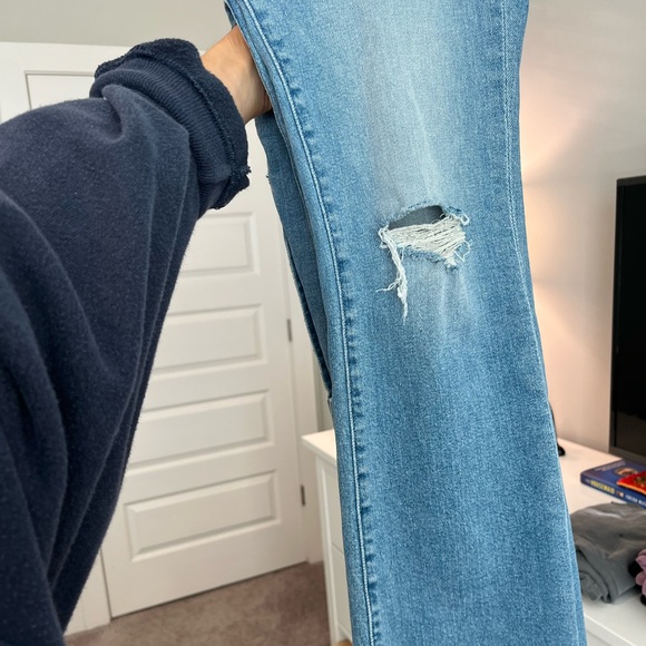 MOTHER Hustler Distressed Raw Hem Ankle Jeans - Picture 5 of 5